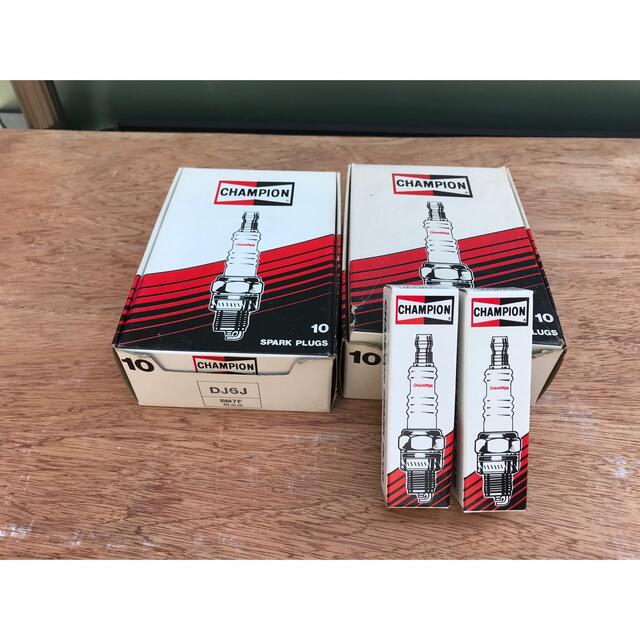 Champion(チャンピオン)のSPARK PLUGS DJ6J BM7F相当品　17本 自動車/バイクのバイク(パーツ)の商品写真