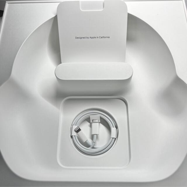 Apple(アップル)のAir Pods Max シルバー スマホ/家電/カメラのオーディオ機器(ヘッドフォン/イヤフォン)の商品写真