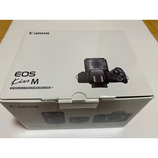 Canon - 未使用　Canon  EOS Kiss M ダブルズームキット ホワイトキャノン
