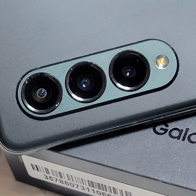 Galaxy Z Fold3 5G SCG11 SIMフリー 3