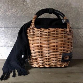 新品未使用 ebagos エバゴス ダエンバケツ M BLACK(かごバッグ/ストローバッグ)