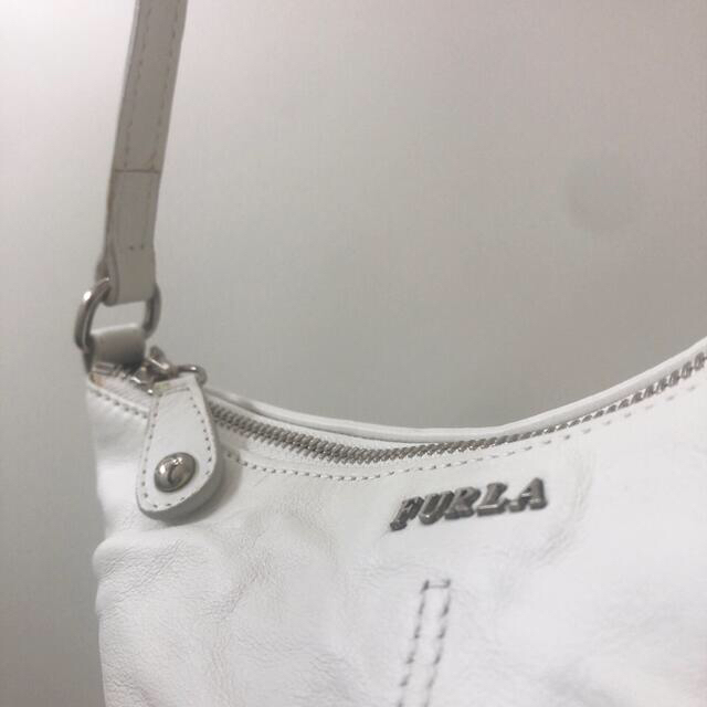 Furla(フルラ)の【新品未使用タグ付き】FRULA   フルラ  本革　バッグ  ホワイト レディースのバッグ(ハンドバッグ)の商品写真