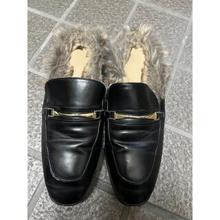 ジーユー(GU)のGUファー付きローファー美品Mサイズ(ローファー/革靴)