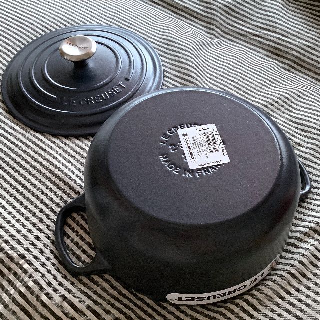 LE CREUSET - 【超レアなネイビー ラスト1個 箱傷み】ルクルーゼ LE CREUSET - 【超レアなネイビー ラスト1個 箱傷み】ルクルーゼ