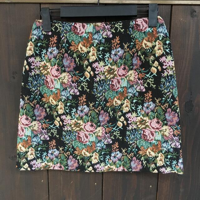 GU(ジーユー)のGU 花柄スカート レディースのスカート(ミニスカート)の商品写真