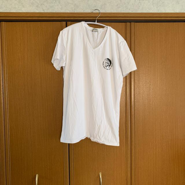 DIESEL(ディーゼル)の最終価格　ディーゼルTシャツ　白 メンズのトップス(Tシャツ/カットソー(半袖/袖なし))の商品写真