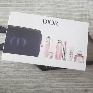 ディオール(Dior)のDior クリスマスコフレ ホリデー  新品  ポーチ リップ 乳液  2021(コフレ/メイクアップセット)