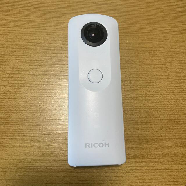 RICOH(リコー)のTHETA シータ 360度カメラ スマホ/家電/カメラのカメラ(コンパクトデジタルカメラ)の商品写真