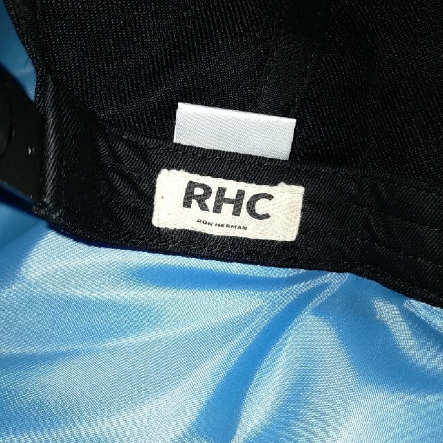 Ron Herman(ロンハーマン)の新品未使用 ロンハーマン RHC  6パネル スナップバックキャップ/ ブラック メンズの帽子(キャップ)の商品写真
