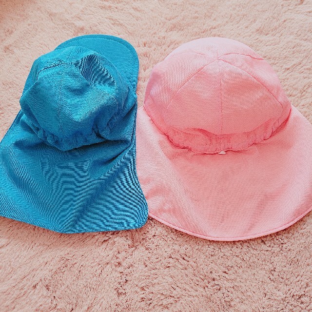カラー帽子2つセット キッズ/ベビー/マタニティのこども用ファッション小物(帽子)の商品写真