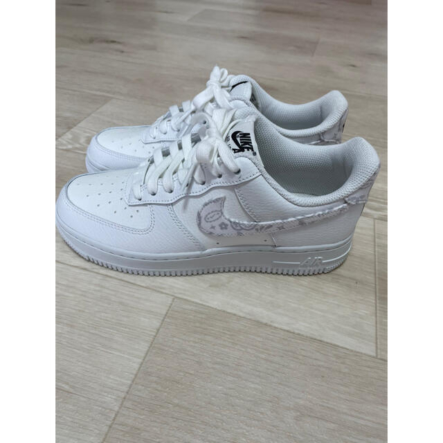 NIKE - NIKE ナイキ エアフォース1 ペイズリー　ホワイト