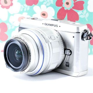 オリンパス(OLYMPUS)の❤お散歩カメラ❤ PEN E-P1❤スマホに転送可愛いカメラ❤大人気❤(デジタル一眼)