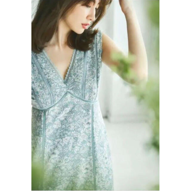 Her lip to - Lace Trimmed Floral Dressの通販 by non's shop ...