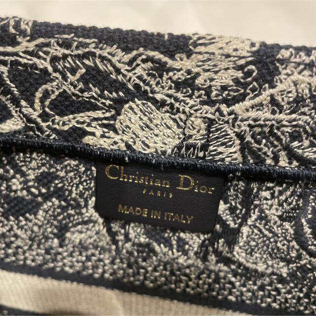 Christian Dior(クリスチャンディオール)のDIOR ブックトート 新スモールサイズ トワルドゥジュイ レディースのバッグ(トートバッグ)の商品写真