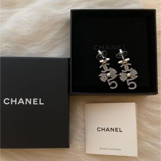 【極美品】CHANEL 22ss 新作 リボンNO5 ピアスピアス