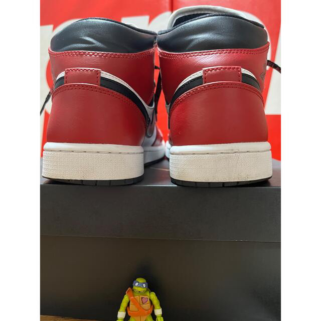 NIKE(ナイキ)の27.5cm ナイキ エアジョーダン1 ミッド シカゴ ブラック トゥ メンズの靴/シューズ(スニーカー)の商品写真