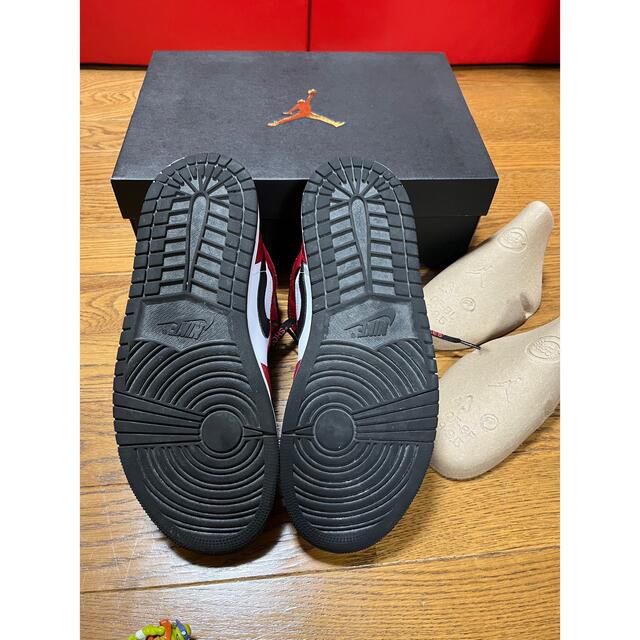 NIKE(ナイキ)の27.5cm ナイキ エアジョーダン1 ミッド シカゴ ブラック トゥ メンズの靴/シューズ(スニーカー)の商品写真