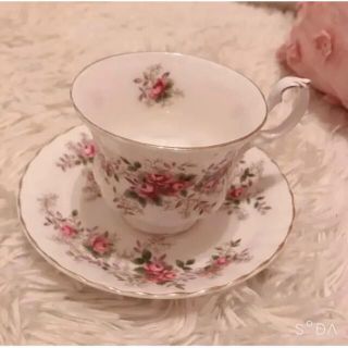 ロイヤルアルバート(ROYAL ALBERT)のラベンダーローズ　カップアンドソーサー(食器)