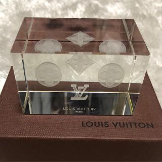 LOUIS VUITTON - LV 3D レザーロゴ クリスタルペーパーウェイトの通販