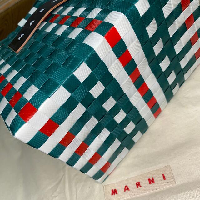 Marni(マルニ)のマルニMARNIカゴバッグ　フラワーマーケット　ピクニックバッグ レディースのバッグ(かごバッグ/ストローバッグ)の商品写真