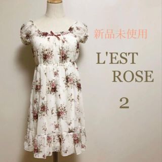 レストローズ(L'EST ROSE)の【新品】LEST ROSE レストローズ フラワープリント シフォンワンピース(ひざ丈ワンピース)