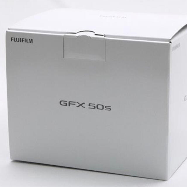 富士フイルム(フジフイルム)のFUJIFILM GFX 50S ボディ 新品未使用品 スマホ/家電/カメラのカメラ(ミラーレス一眼)の商品写真