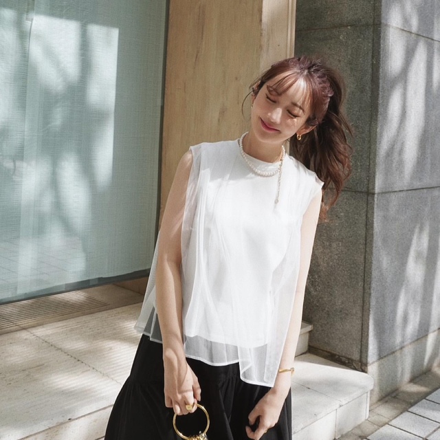 2022最新のスタイル heyon チュールレイヤード トップス Tシャツ(半袖+袖なし) 2022最新のスタイル heyon チュールレイヤード トップス Tシャツ(半袖+袖なし)