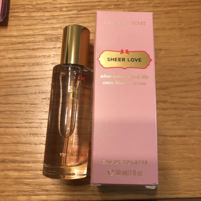 Victoria's Secret(ヴィクトリアズシークレット)のヴィクトリアシークレット sheer love 香水　30ml コスメ/美容の香水(香水(女性用))の商品写真