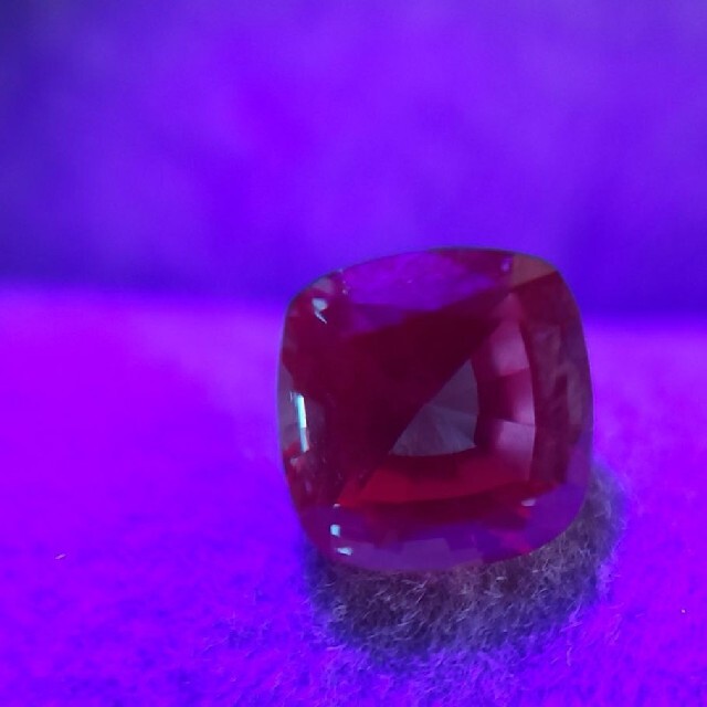 高品質!再結晶アレキサンドライト ルース 0.641ct | mawadgroup.com