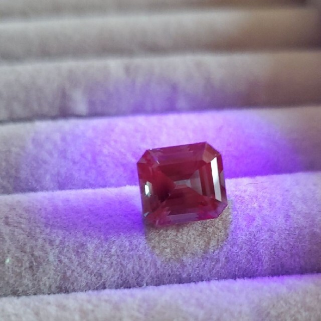 特大!高品質再結晶アレキサンドライト 4.184ct