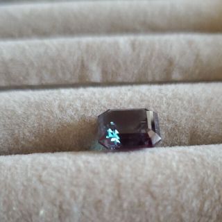 特大!高品質再結晶アレキサンドライト 4.184ct-