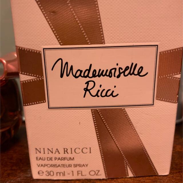 NINA RICCI(ニナリッチ)のNina Ricci ニナ リッチー ピンク ウッディー フローラル コスメ/美容の香水(香水(女性用))の商品写真