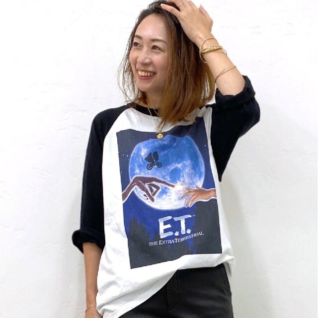 E.TラグランスリーブTシャツ