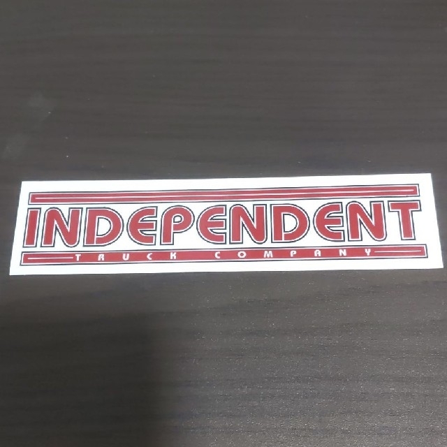 INDEPENDENT(インディペンデント)の(縦3.9cm横15.3cm)INDEPENDENT インディペンデントステッカ スポーツ/アウトドアのスポーツ/アウトドア その他(スケートボード)の商品写真