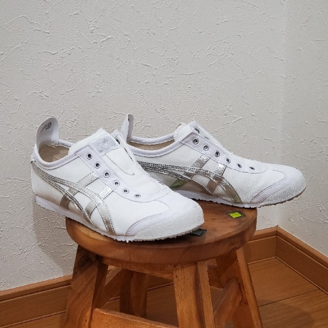 Onitsuka Tiger(オニツカタイガー)のオニツカタイガー白シューズ レディースの靴/シューズ(スニーカー)の商品写真