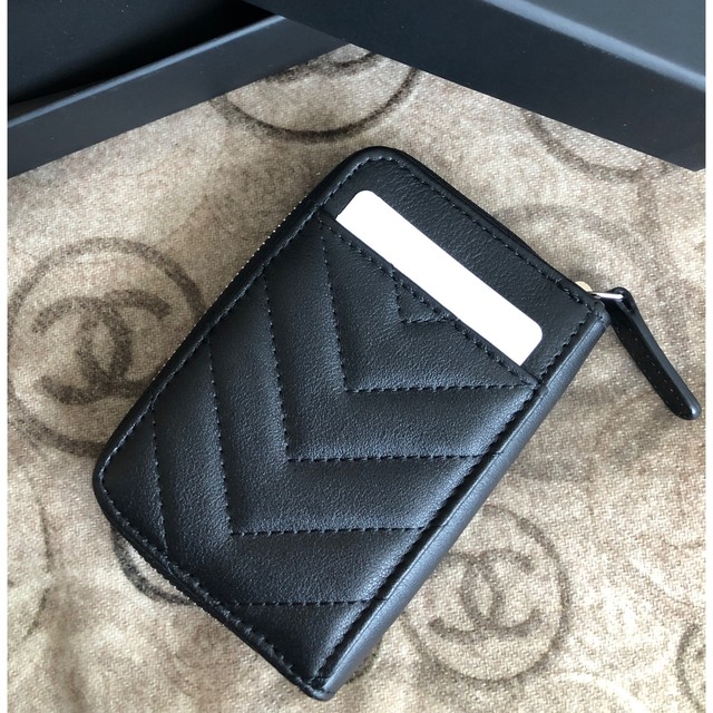 CHANEL - 5日まで値下げ☆CHANEL ジップコインケースシェブロン レアの CHANEL - 5日まで値下げ☆CHANEL ジップコインケースシェブロン レアの