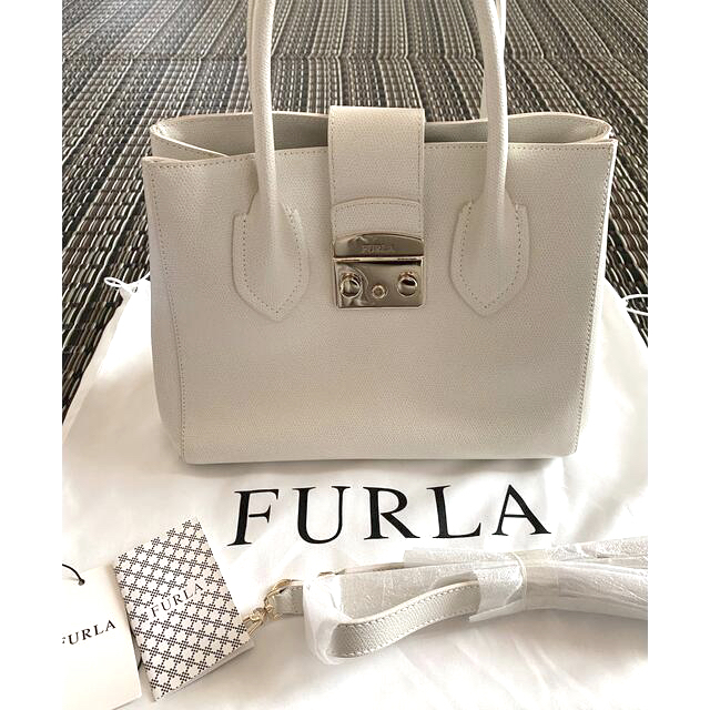 Furla(フルラ)のフルラ　メトロポリス　2wey ハンド　ショルダー　バッグ レディースのバッグ(ハンドバッグ)の商品写真