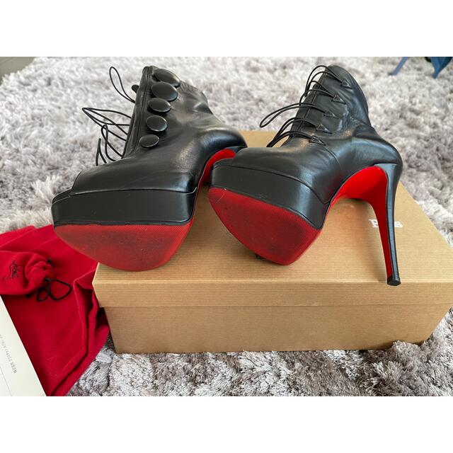 Christian Louboutin(クリスチャンルブタン)のクリスチャン ルブタン ショートブーツ 24cm美品 レディースの靴/シューズ(ブーツ)の商品写真