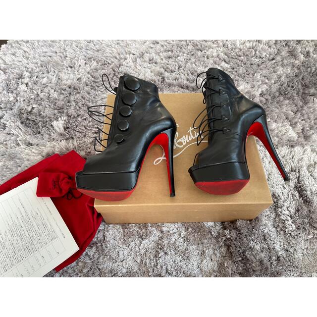 Christian Louboutin(クリスチャンルブタン)のクリスチャン ルブタン ショートブーツ 24cm美品 レディースの靴/シューズ(ブーツ)の商品写真