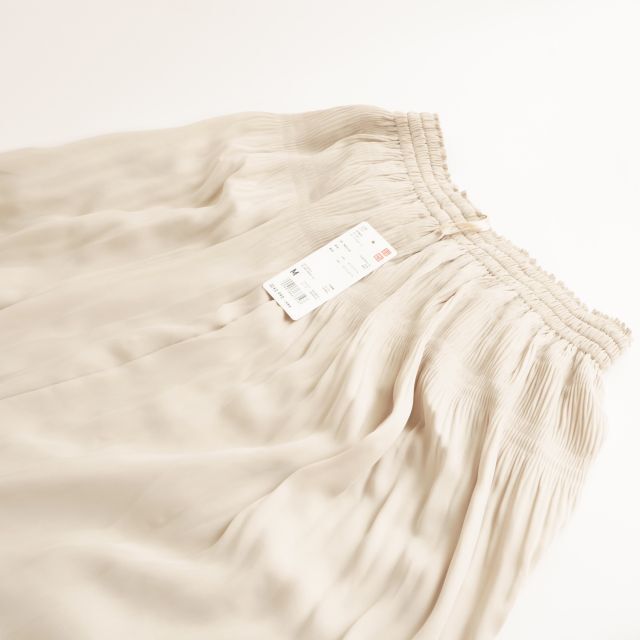 UNIQLO(ユニクロ)の新品 ユニクロ 429212 ギャザーロングスカート（丈標準81～85cm） レディースのスカート(ロングスカート)の商品写真