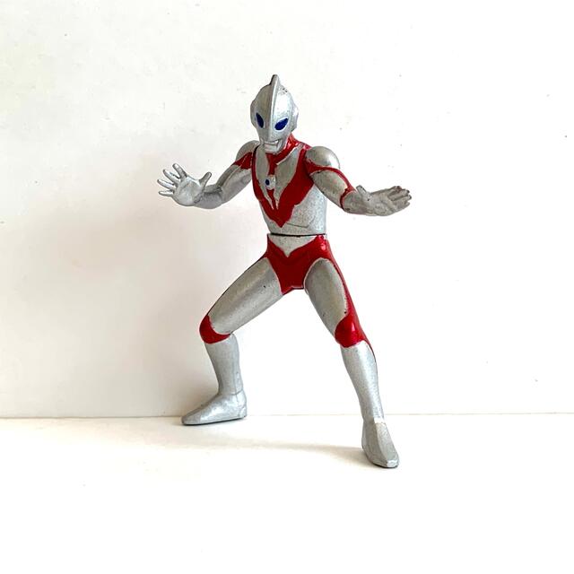 HG ウルトラマンパワード バンダイ ガシャポン