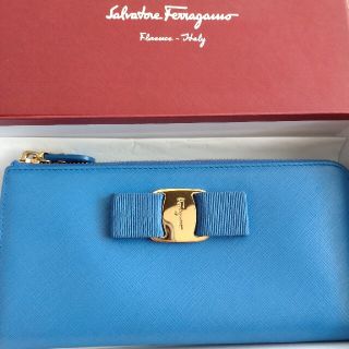 サルヴァトーレフェラガモ(Salvatore Ferragamo)のFerragamo　リボン　長財布(財布)