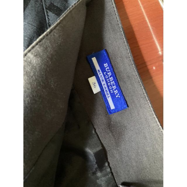 BURBERRY BLUE LABEL(バーバリーブルーレーベル)のバーバリーブルーレーベル　フレアスカート　36　中古 レディースのスカート(ひざ丈スカート)の商品写真