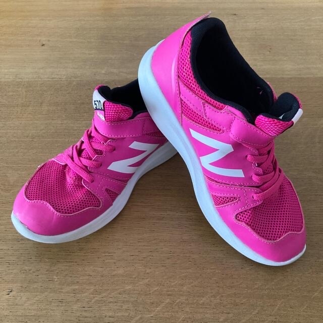 New Balance(ニューバランス)のニューバランス スニーカー YT570  23cm キッズ/ベビー/マタニティのキッズ靴/シューズ(15cm~)(スニーカー)の商品写真