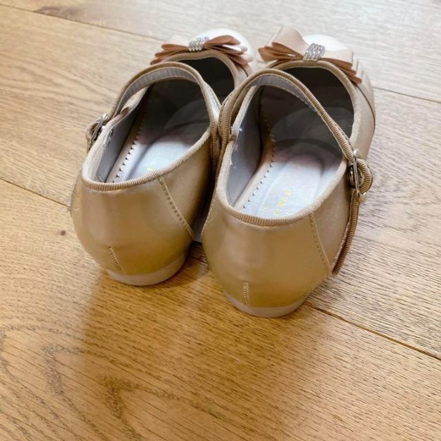kumikyoku（組曲）(クミキョク)の新品　組曲キッズ　靴　バレエシューズ　リボン　18㎝　6259 キッズ/ベビー/マタニティのキッズ靴/シューズ(15cm~)(フォーマルシューズ)の商品写真