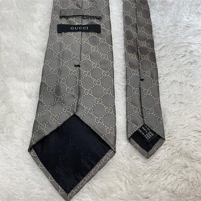 Gucci(グッチ)のGUCCI グッチ　ネクタイ　グレー　GG柄　シルク100% メンズのファッション小物(ネクタイ)の商品写真