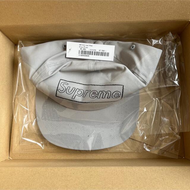 Supreme(シュプリーム)の21SS Supreme KAWS Chalk Logo 5-P メンズの帽子(キャップ)の商品写真