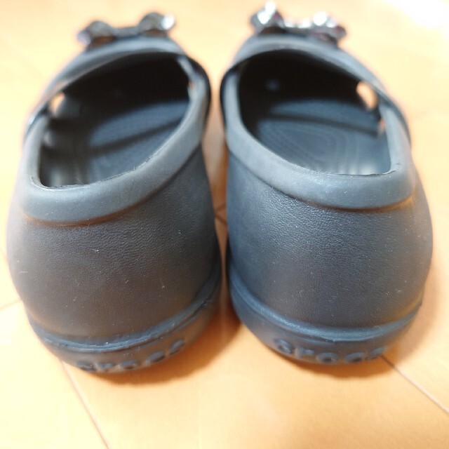 crocs(クロックス)の❤yurippen様専用❤★crocs★ キーリー 黒 19cm C13 キッズ/ベビー/マタニティのキッズ靴/シューズ(15cm~)(サンダル)の商品写真