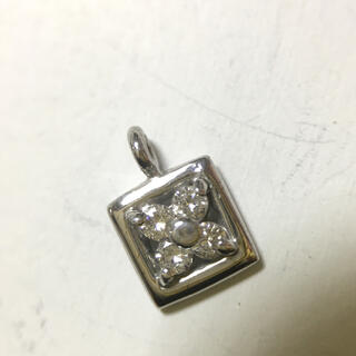 K18WGダイヤモンドチャーム