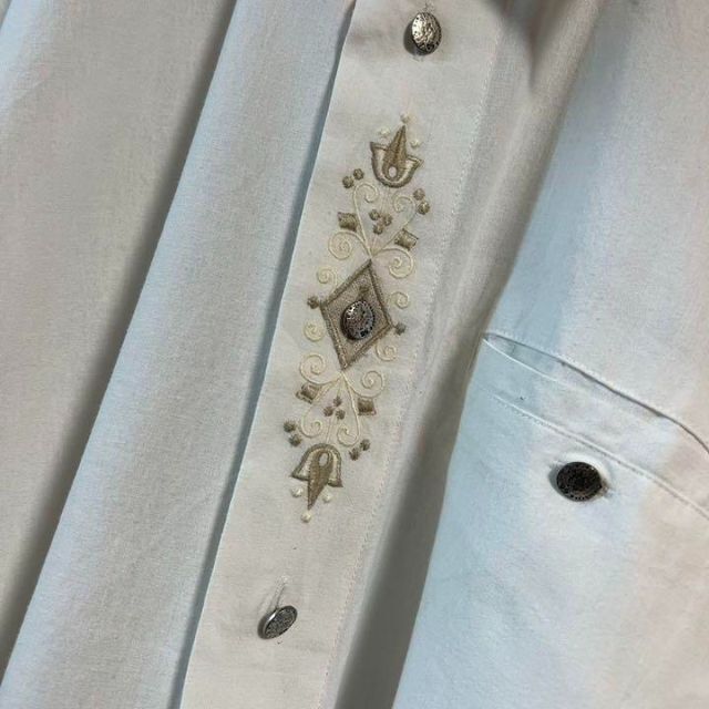 希少 ユーロ古着 チロルシャツ チロリアンシャツ 白 長袖 刺繍 希少 ユーロ古着 チロルシャツ チロリアンシャツ 白 長袖 刺繍